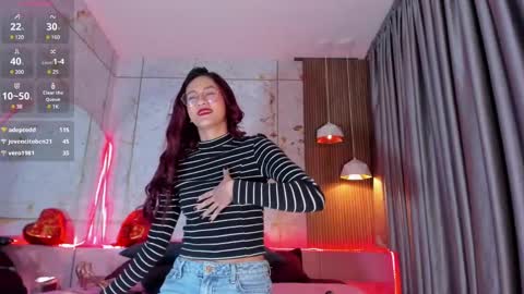 Snapshot of daphne_courtis chatting on February 18, 5:53 pm Daphne online show from February 18, 5:53 pm