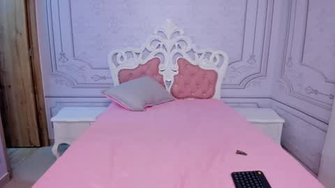 Snapshot of daphne_fox_ chatting on March 4, 8:46 am Daphne online show from March 4, 8:46 am