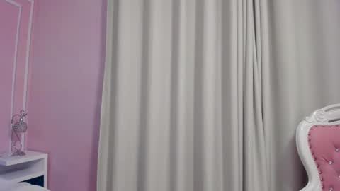 Snapshot of daphne_fox_ chatting on January 31, 5:19 am Daphne online show from January 31, 5:19 am