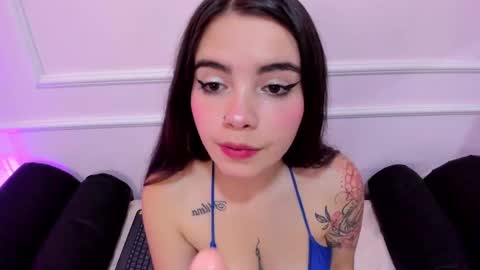 Snapshot of daphneglas chatting on February 18, 8:58 pm Daphne online show from February 18, 8:58 pm