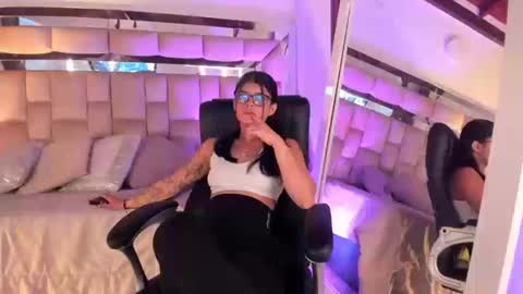 Daphne online show from September 11, 12:39 pm