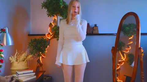 Kami online show from October 22, 4:26 am