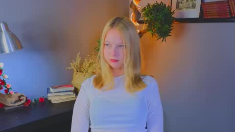 Kami online show from November 9, 3:43 am