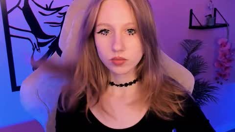 Daria Tate online show from October 17, 11:25 am