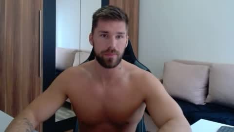darius_94 online show from February 11, 1:37 pm