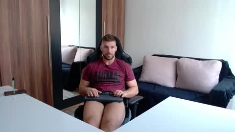 darius_94 online show from October 8, 8:20 am