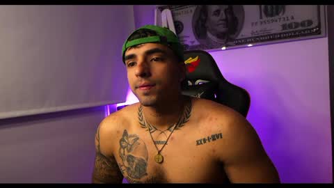 Darius Phoenix  online show from February 14, 7:38 am