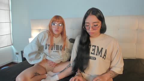 Violett online show from December 6, 3:39 pm