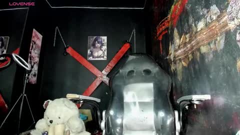 dark_doll5 online show from December 4, 11:15 pm