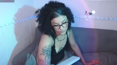 dark_flama online show from February 11, 12:47 am