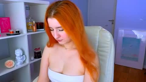 darkmoon____ online show from February 17, 11:31 am