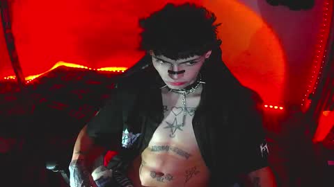   online show from December 19, 8:54 am