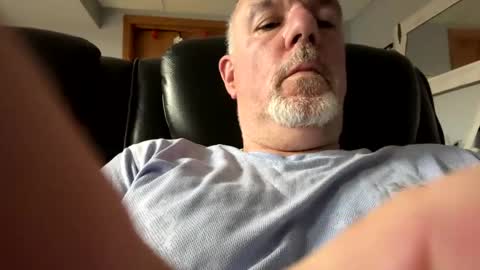 Snapshot of darknite083072 chatting on October 4, 3:43 pm darknite083072 online show from October 4, 3:43 pm