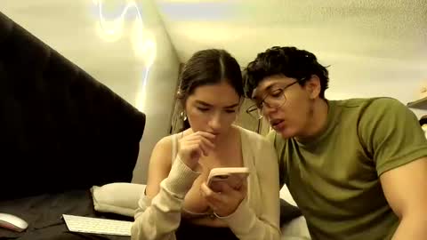 darkpleasuress online show from January 10, 8:42 am