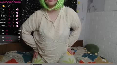 Snapshot of darling_tony18 chatting on October 8, 1:28 pm darling_tony18 online show from October 8, 1:28 pm