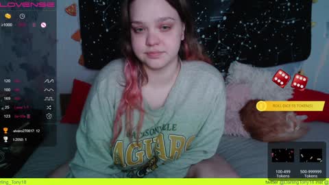 Snapshot of darling_tony18 chatting on January 31, 8:12 pm darling_tony18 online show from January 31, 8:12 pm