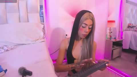 darlyn_tenderhot__ online show from April 4, 7:43 pm