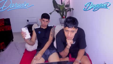 darwinandbrayan online show from February 10, 12:02 am