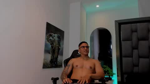 Dash online show from February 7, 1:25 pm