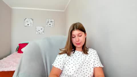 Snapshot of dashechka chatting on October 15, 9:43 am Dasha online show from October 15, 9:43 am