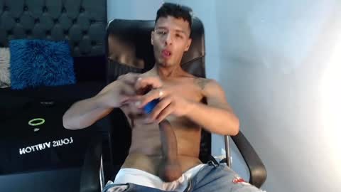 david_bandercock online show from December 5, 10:39 am