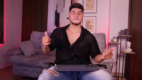 Snapshot of davies_brown chatting on September 20, 9:40 pm Davies brown schedule 12pm to 5pm col time online show from September 20, 9:40 pm
