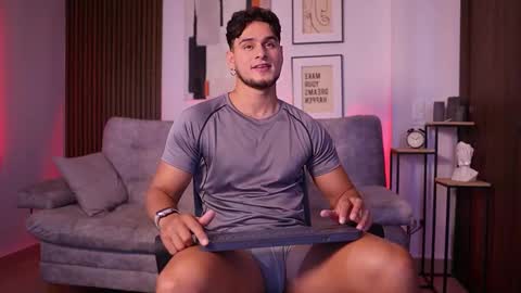 Snapshot of davies_brown chatting on September 30, 8:30 pm Davies brown schedule 12pm to 5pm col time online show from September 30, 8:30 pm