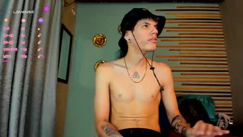 Snapshot of daviid_huge chatting on September 16, 8:17 am daviid_huge online show from September 16, 8:17 am