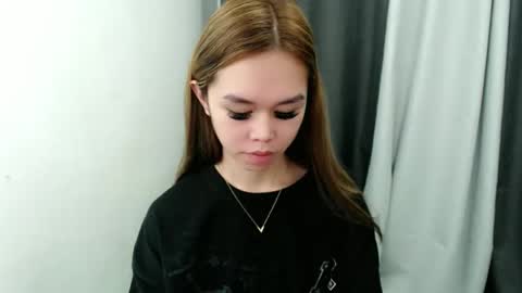 Snapshot of davinascott_03 chatting on October 23, 12:01 am Davina online show from October 23, 12:01 am