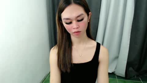 Snapshot of davinascott_03 chatting on October 10, 12:16 am Davina online show from October 10, 12:16 am