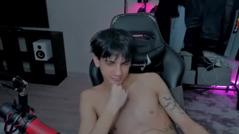 Snapshot of davisross chatting on March 4, 6:15 am davis online show from March 4, 6:15 am