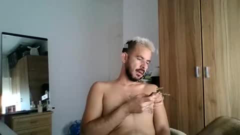 Snapshot of davomagno chatting on September 28, 2:59 pm davomagno online show from September 28, 2:59 pm