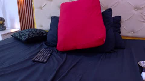 dayis_miller online show from March 24, 9:43 pm