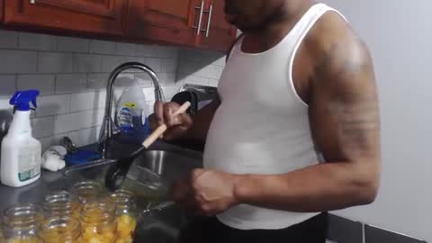 Snapshot of dcrush76 chatting on February 27, 5:51 am DCrush online show from February 27, 5:51 am