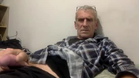 deanofflove221000 online show from April 6, 6:42 pm