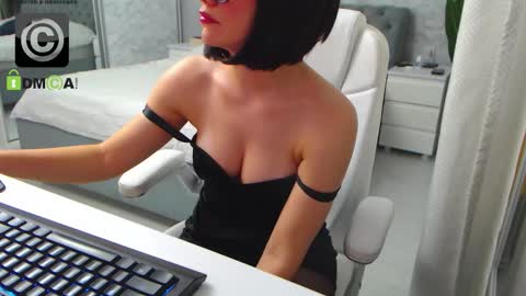 Elly online show from September 17, 9:57 am