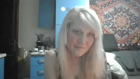 deborahill90 online show from April 19, 1:50 am