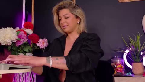 Deea online show from October 18, 8:02 pm