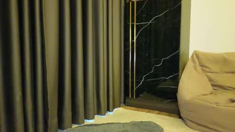 deedeedoll online show from November 10, 1:41 am