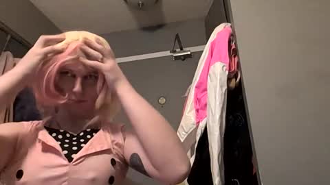 deedeequeen420 online show from February 28, 9:25 am