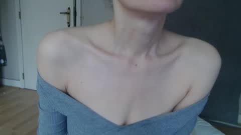 Snapshot of deessedivine chatting on October 10, 3:18 pm KamiDevi online show from October 10, 3:18 pm