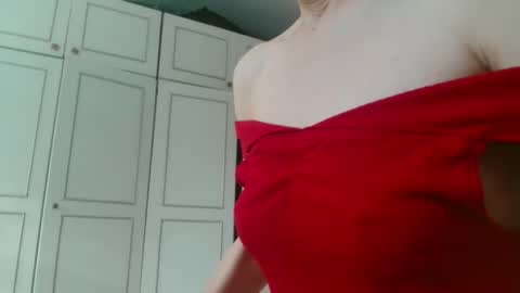 Snapshot of deessedivine chatting on September 30, 2:49 pm KamiDevi online show from September 30, 2:49 pm