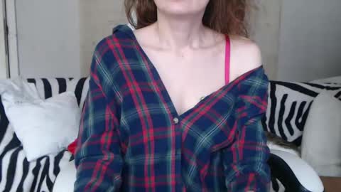 Snapshot of deessedivine chatting on January 15, 2:13 pm KamiDevi online show from January 15, 2:13 pm