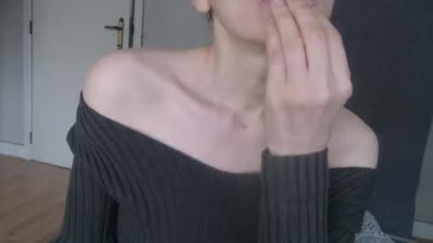 Snapshot of deessedivine chatting on October 15, 3:24 pm KamiDevi online show from October 15, 3:24 pm