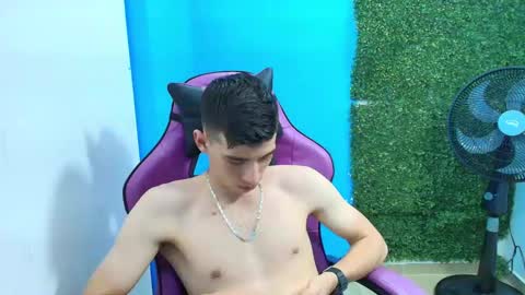 Snapshot of deiby_baby chatting on February 1, 11:37 pm DEIBY online show from February 1, 11:37 pm