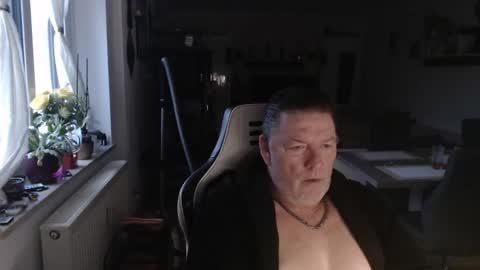 deinprinz2312 online show from February 17, 6:20 am