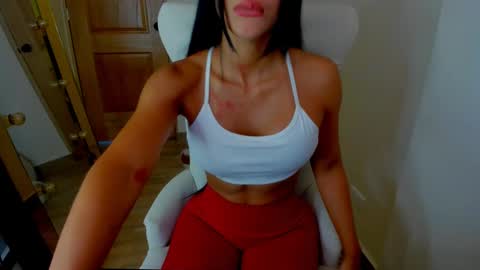 Snapshot of deisy_madrid chatting on January 14, 6:49 pm deisymadrid online show from January 14, 6:49 pm