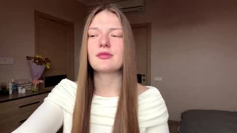 Mila online show from March 18, 9:26 am