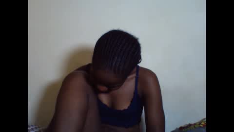 EVAH online show from December 1, 6:06 pm