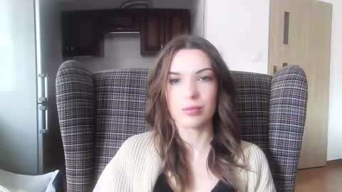 Snapshot of delightaurora chatting on March 4, 7:41 am Aurora online show from March 4, 7:41 am